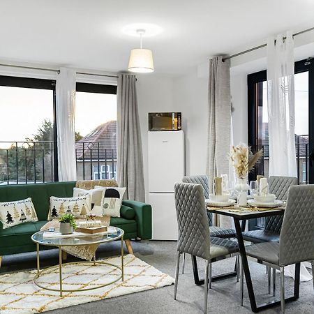 One And Two Bed Apartments Slough Near Heathrow Colnbrook Kültér fotó
