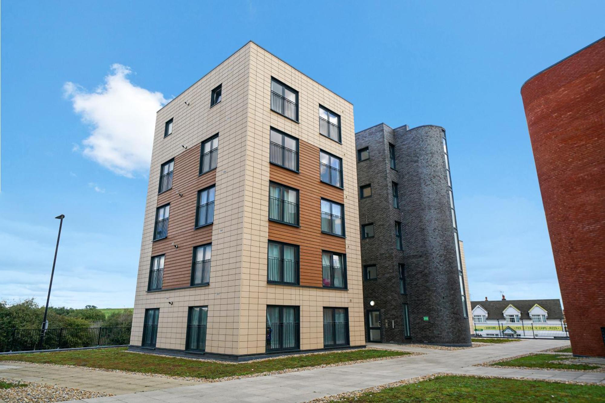 One And Two Bed Apartments Slough Near Heathrow Colnbrook Kültér fotó