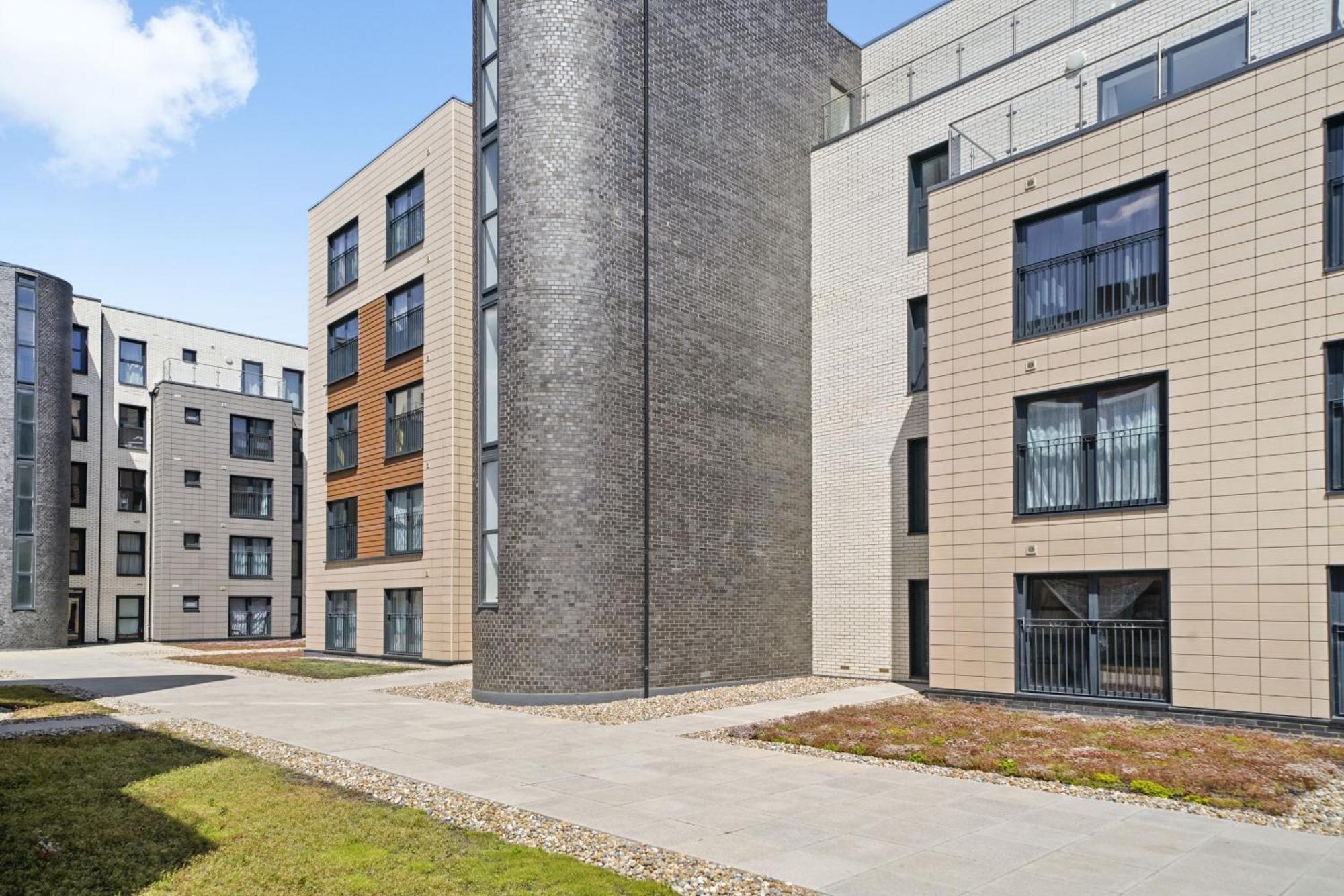 One And Two Bed Apartments Slough Near Heathrow Colnbrook Kültér fotó