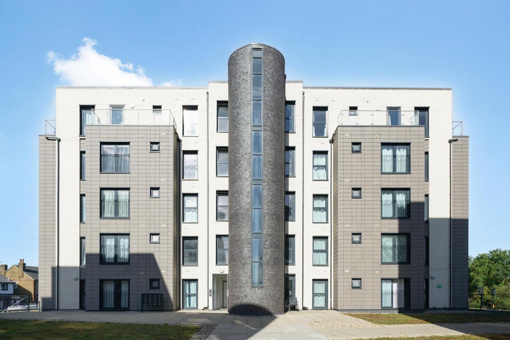 One And Two Bed Apartments Slough Near Heathrow Colnbrook Kültér fotó