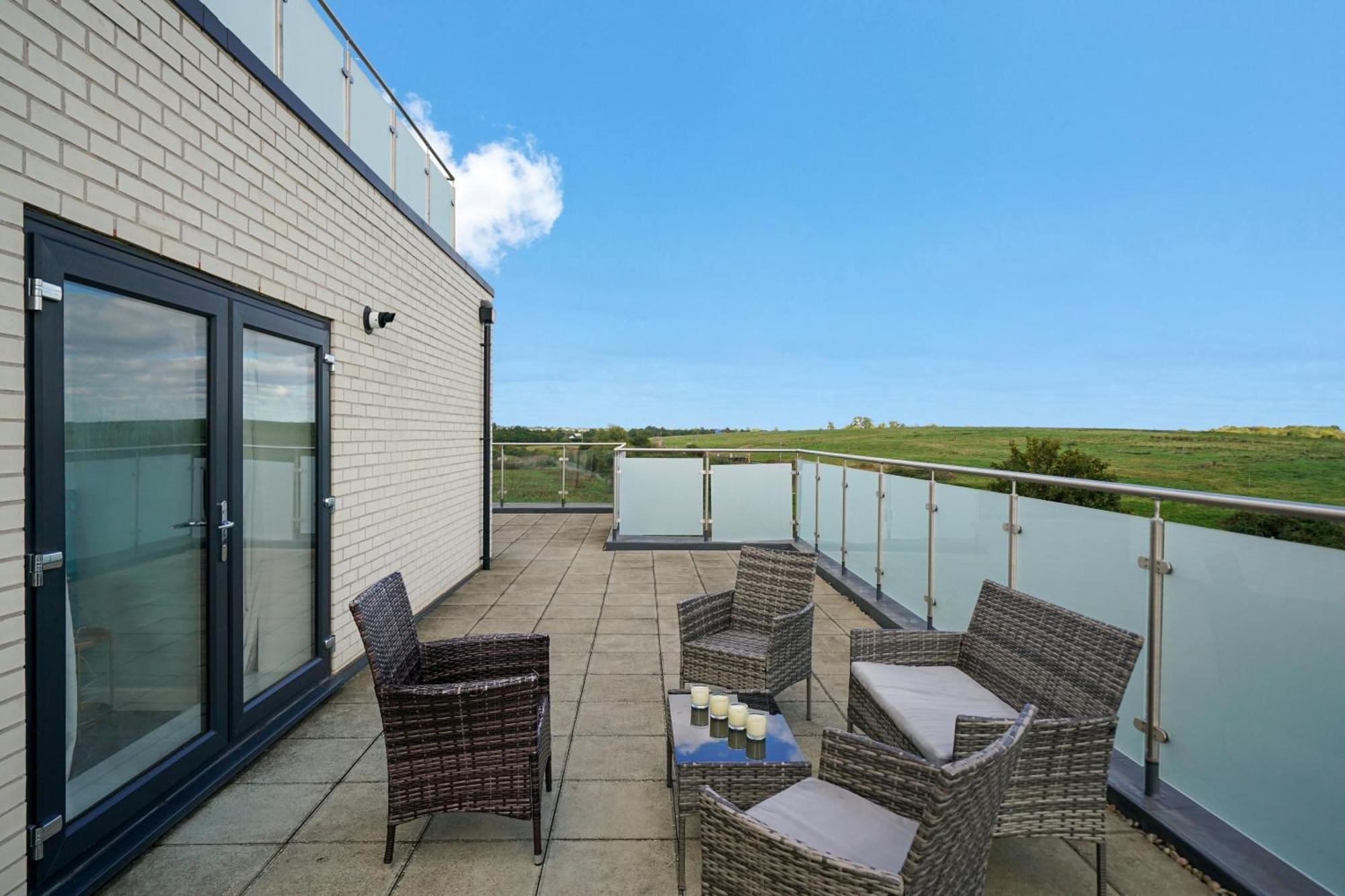 One And Two Bed Apartments Slough Near Heathrow Colnbrook Kültér fotó